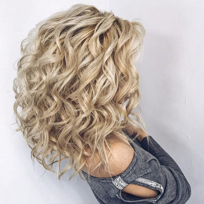 薄毛の女性のためのカーリーヘアトッパー。髪を整えて、自然で輝く外観を実現します。 