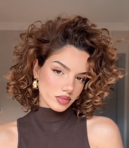 薄毛の女性のためのカーリーヘアトッパー。髪を整えて、自然で輝く外観を実現します。 