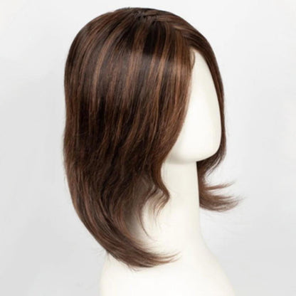 ストレートスタイルのナチュラルヘアトッパー