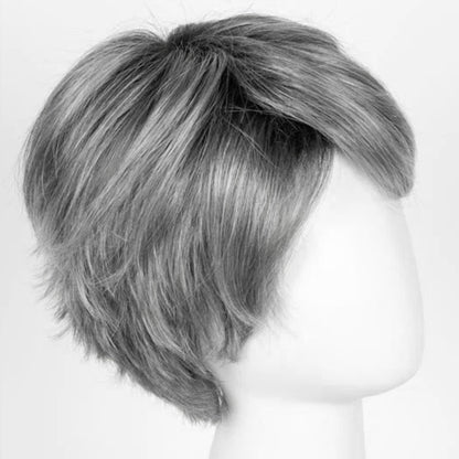 前髪付きのスタイリッシュなストレートナチュラルヘアトッパー