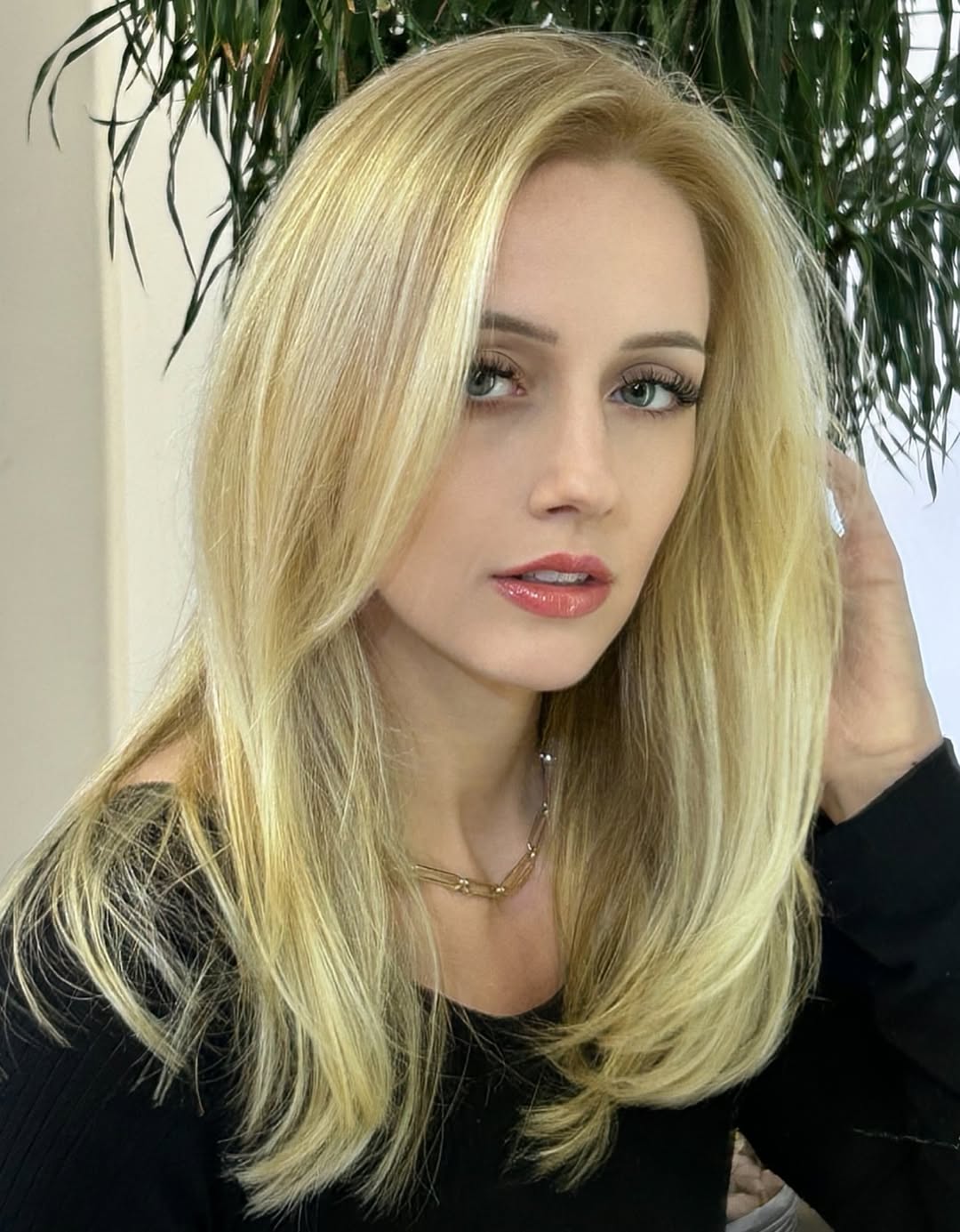 Straight Hair Topper for Crown Thinning – Natural Coverage at the Crown - VIVACROWN